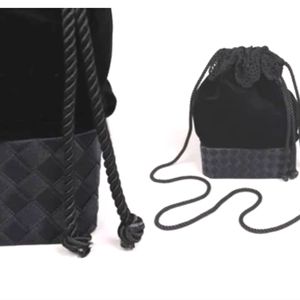 La Regale Sachal Velvet Purse